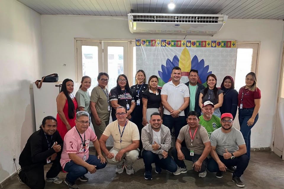 Comitê de Estiagem do DSEI Parintins alinha ações com agentes indígenas para enfrentar seca e queimadas