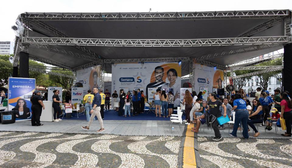 Mais de 700 vagas de emprego serão ofertadas gratuitamente no Espaço Emprega Mais Senac durante o Senac Capacitar 2026